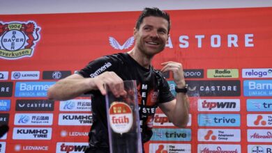 احتفال تشابي ألونسو بلقب الدوري الألماني كمدير فني مع باير ليفركوزن