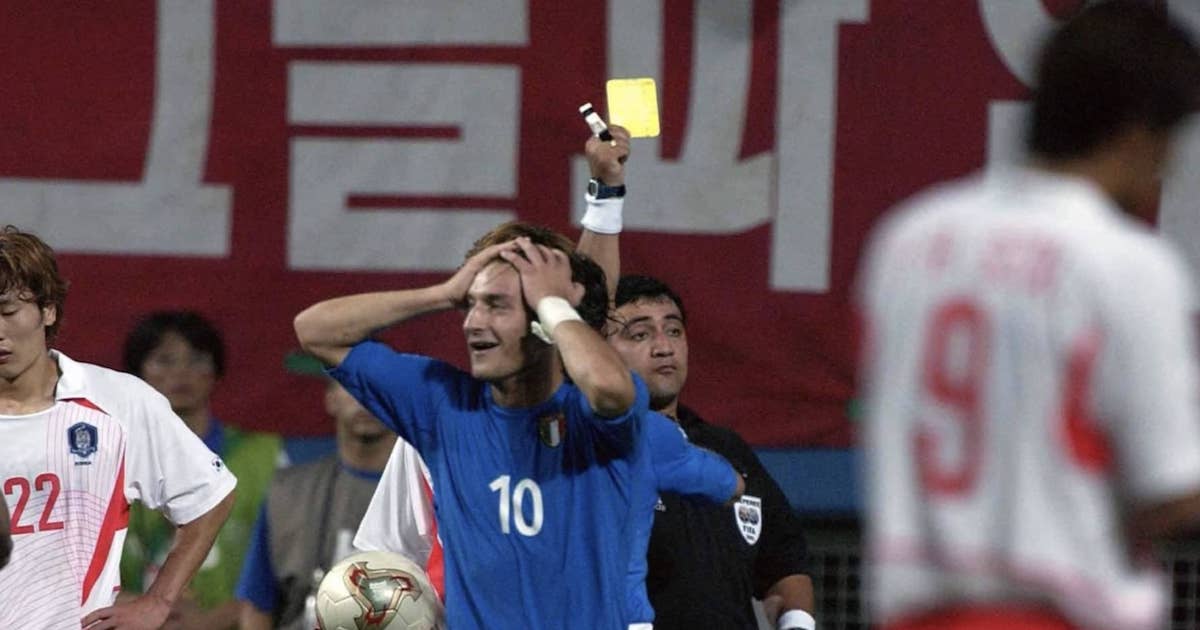 متى طبق قانون البطاقة الصفراء.. وما هي أول حالة انذار في تاريخ كرة القدم؟