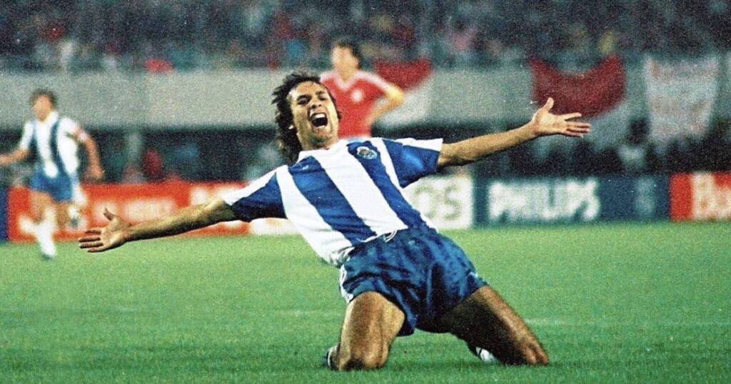 احتفال رابح ماجر بهدفه في مرمى بايرن ميونيخ بنهائي دوري أبطال أوروبا 1987