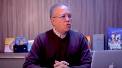 رؤوف خليف ينتقد موضة السجع في التعليق ويؤكد: الكلام دائماً ابن الزمان