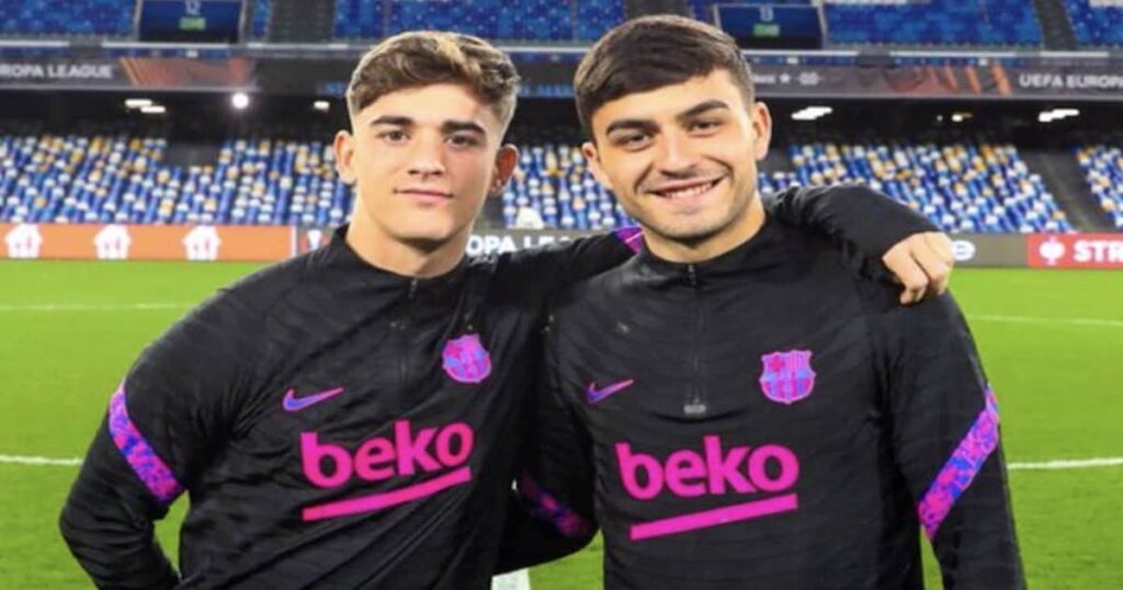 ثنائي برشلونة بيدري غونزاليس وغافي