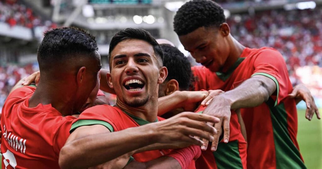 إلياس أخوماش وسفيان رحيمي يتألقان في أولمبياد باريس 2024 مع منتخب المغرب