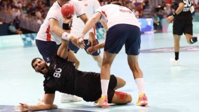 نجم منتخب مصر لكرة اليد أحمد عادل مصيلحي في مباراة النرويج بأولمبياد باريس 2024