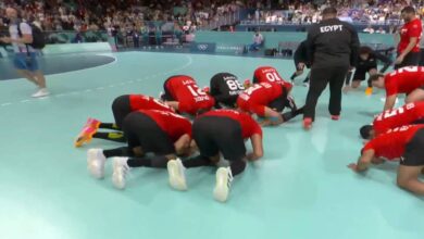 سجود نجوم منتخب مصر لكرة اليد بعد تأهلهم لربع نهائي أولمبياد باريس 2024