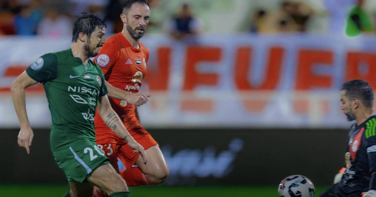 أزمون يواصل التألق بقيادة شباب الأهلي دبي لإسقاط عجمان في عقر داره