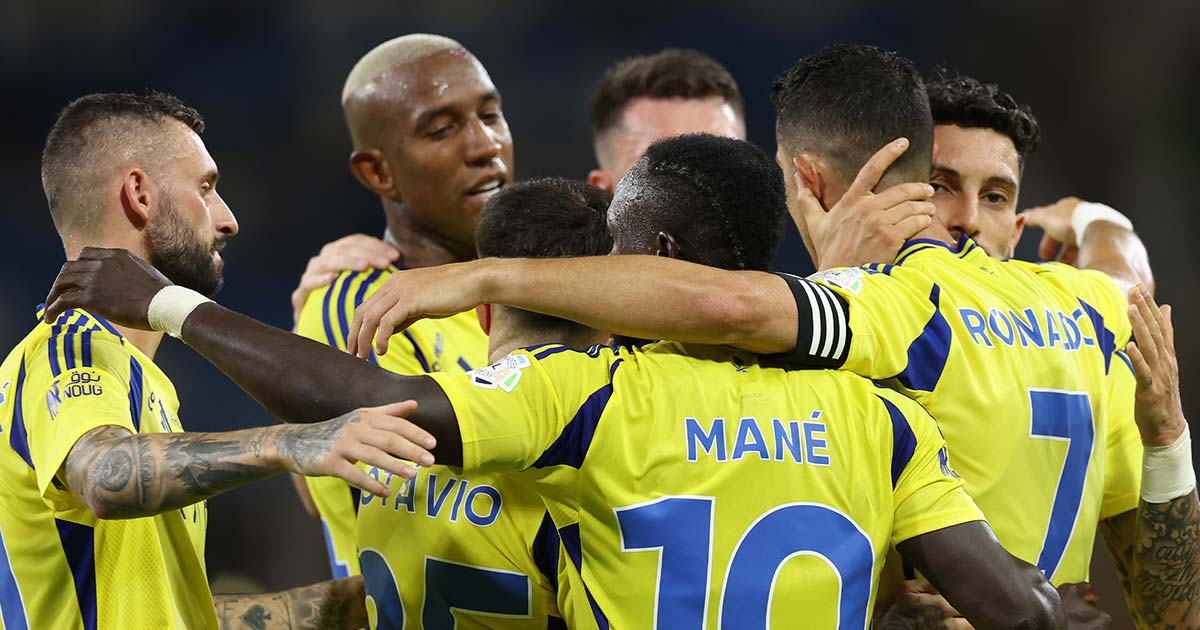 رونالدو يسجل من ضربة حرة في اكتساح النصر للفيحاء برباعية