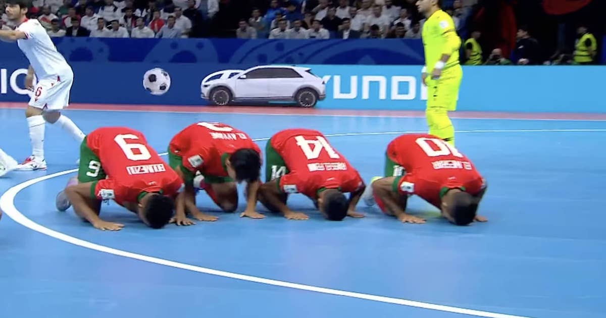 بومزو ومسرار يقودان المغرب لفوز صعب على طاجيكستان في كأس العالم للفوتسال