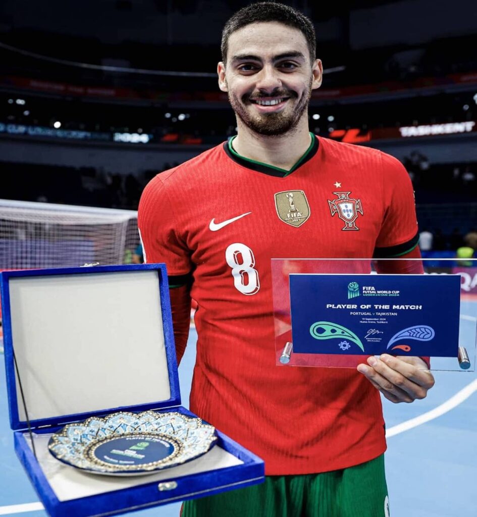 نجم منتخب البرتغال للفوتسال إيريك ميندوسا