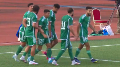 الجزائر تستجمع قواها بثلاثية في ليبيريا وبونجاح يُعادل الغائب "رياض محرز"