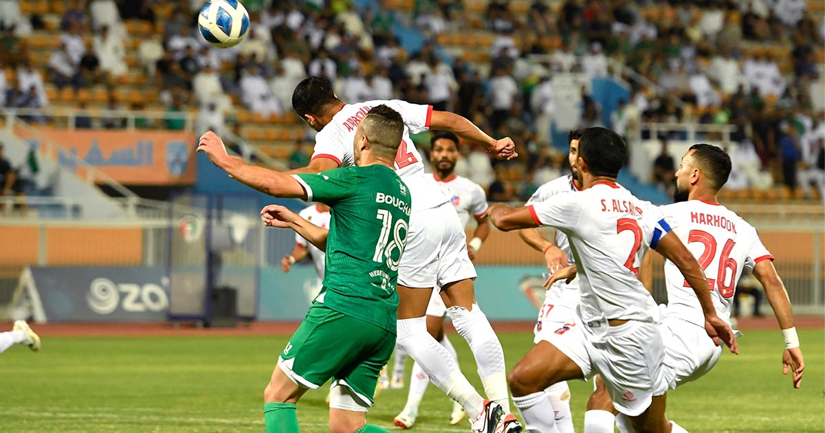 الكويت يفك الشراكة مع العربي بثنائية في قمة "قبل التوقف"