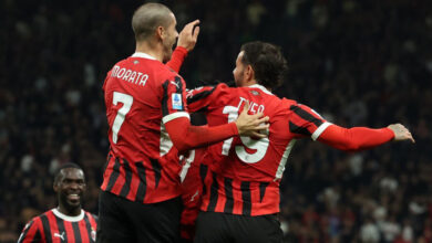 ميلان يضرب دفاع ليتشي بثلاثية في 5 دقائق ويعتلي الصدارة مؤقتاً