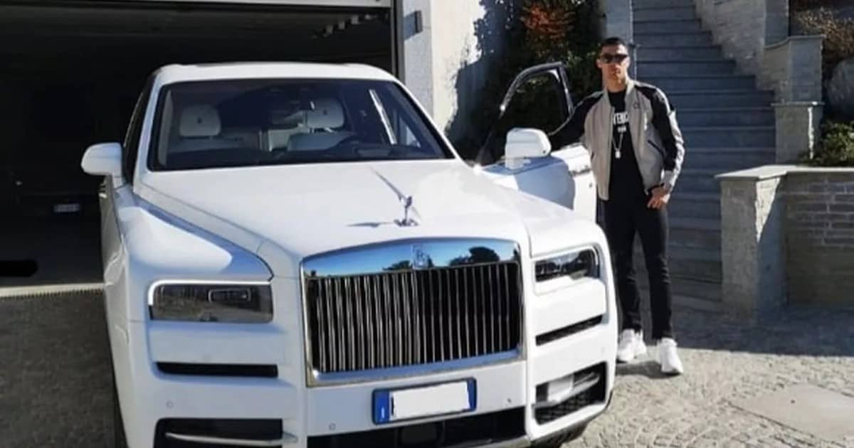 كم تبلغ ثروة كريستيانو رونالدو وكيف وصل أسطول سياراته قبل اعتزال كرة القدم؟