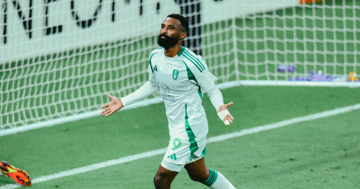 الأهلي ينتصر على الريان ويزاحم الهلال في قمة النخبة