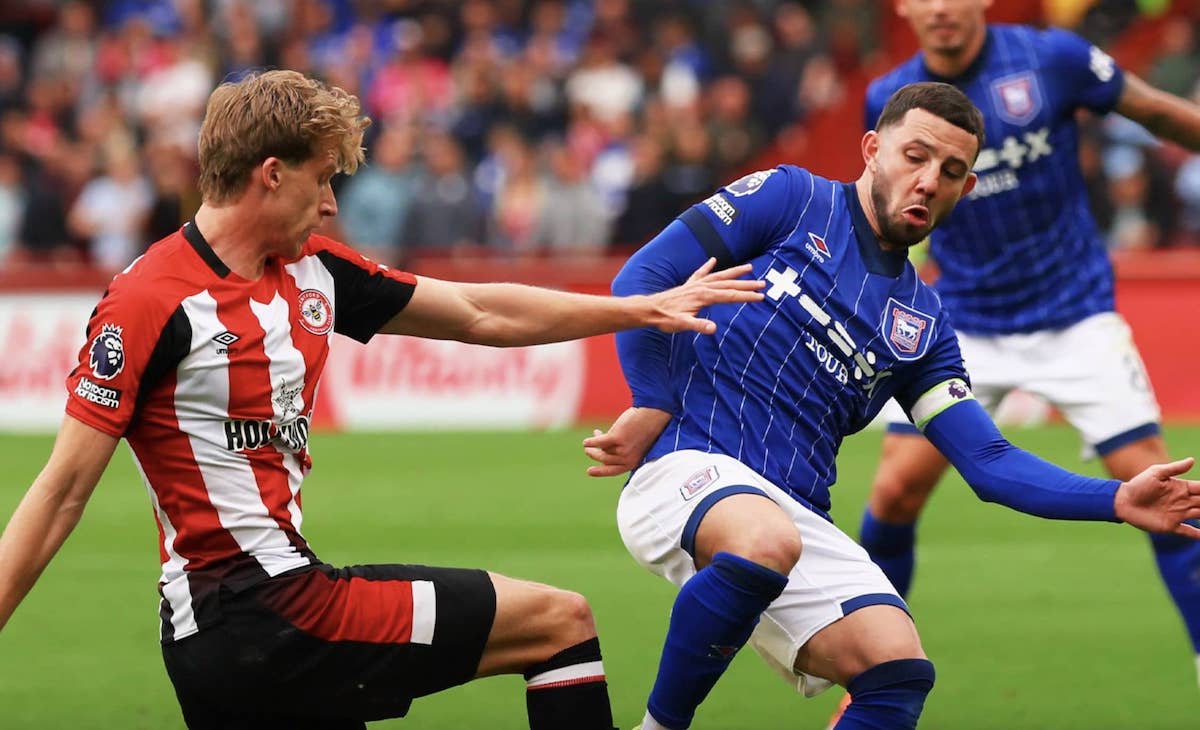 فوز مجنون لبرينتفورد على إبسويتش (4-3) في أمتع مباريات البريمييرليغ