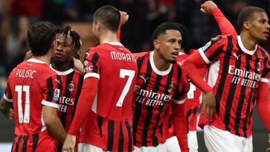 ميلان يخطف فوزاً دراماتيكياً من أودينيزي بعد طرد وإلغاء هدفين