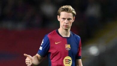 تتجدد المخاوف حول لياقة دي يونغ وتأخر حسم مستقبله