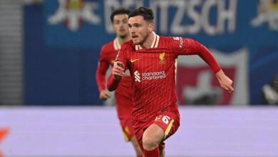 كوستاس تسيميكاس يزاحم أندي روبرتسون على مركز الظهير الأساسي في ليفربول