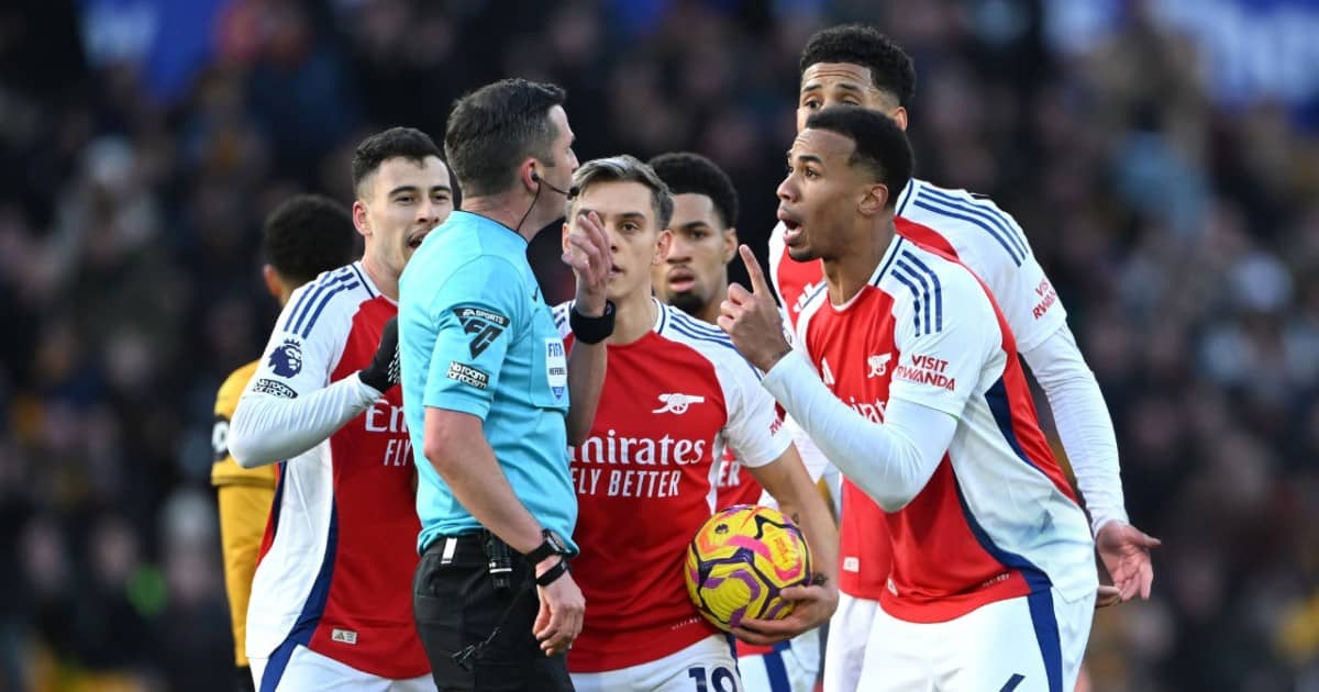 أرسنال ينجح في إلغاء طرد لويس-سكيلي قبل مواجهة مان سيتي