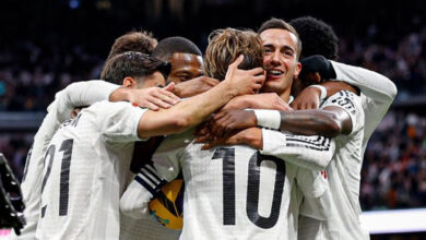 ريال مدريد يضيق الخناق على برشلونة بثنائية في جيرونا