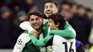 ميلان يسقط على ميدانه أمام فينورد ويودع دوري الأبطال في مفاجأة كبرى