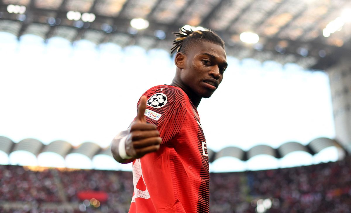 ما التشكيل المتوقع بين ميلان وهيلاس فيرونا في الدوري الإيطالي؟