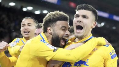 معززاً تصدره للتشامبيونشيب.. ليدز يحول تأخره لفوز مثير على شيفيلد يونايتد في بارامال