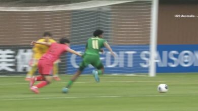 ركلة جزاء للسعودية لم تحتسب بعد جذب واضح من لاعب كوريا الجنوبية