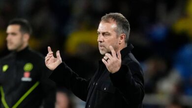 هانزي فليك ينتقد أداء برشلونة رغم الفوز ويطالب بالتحسن