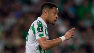 برشلونة يدرس عرضاً نهائياً من بالميراس لبيع فيتور روكي