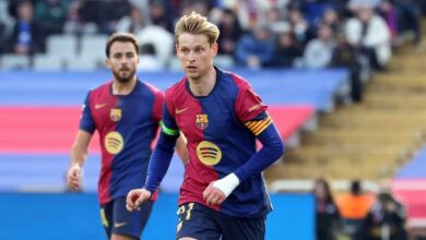 دي يونغ يقترب من تجديد عقده مع برشلونة