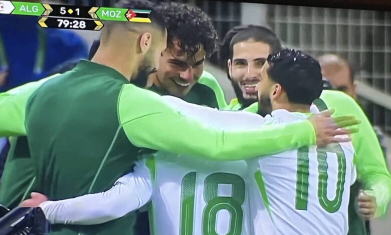 بهاتريك عمورة.. الجزائر تُهين موزمبيق بخماسية وتنفرد بالصدارة في تصفيات المونديال