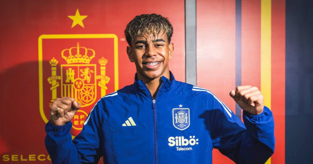 لامين يامال: أحلم بالفوز بدوري الأبطال مع برشلونة وكأس العالم مع إسبانيا