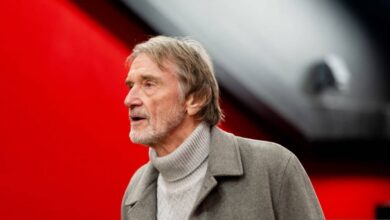 جيم راتكليف يدافع عن عائلة جليزر ويحمل وودوارد وأرنولد مسؤولية تراجع يونايتد