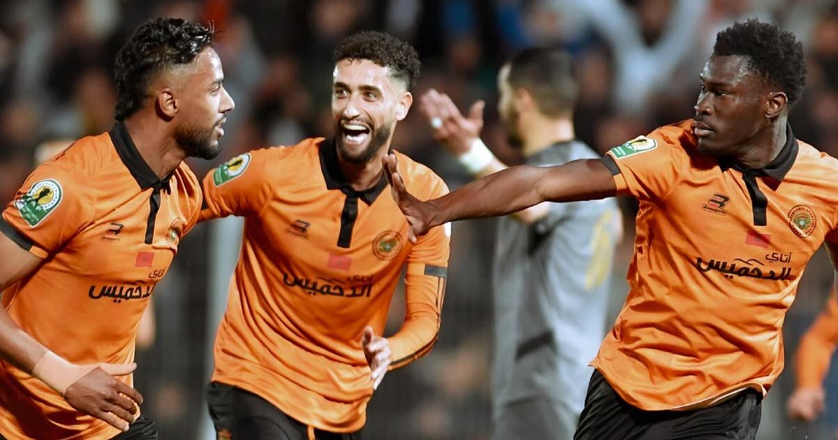 نهضة بركان يكتسح قسنطينة برباعية ويضع قدمًا في نهائي الكونفدرالية