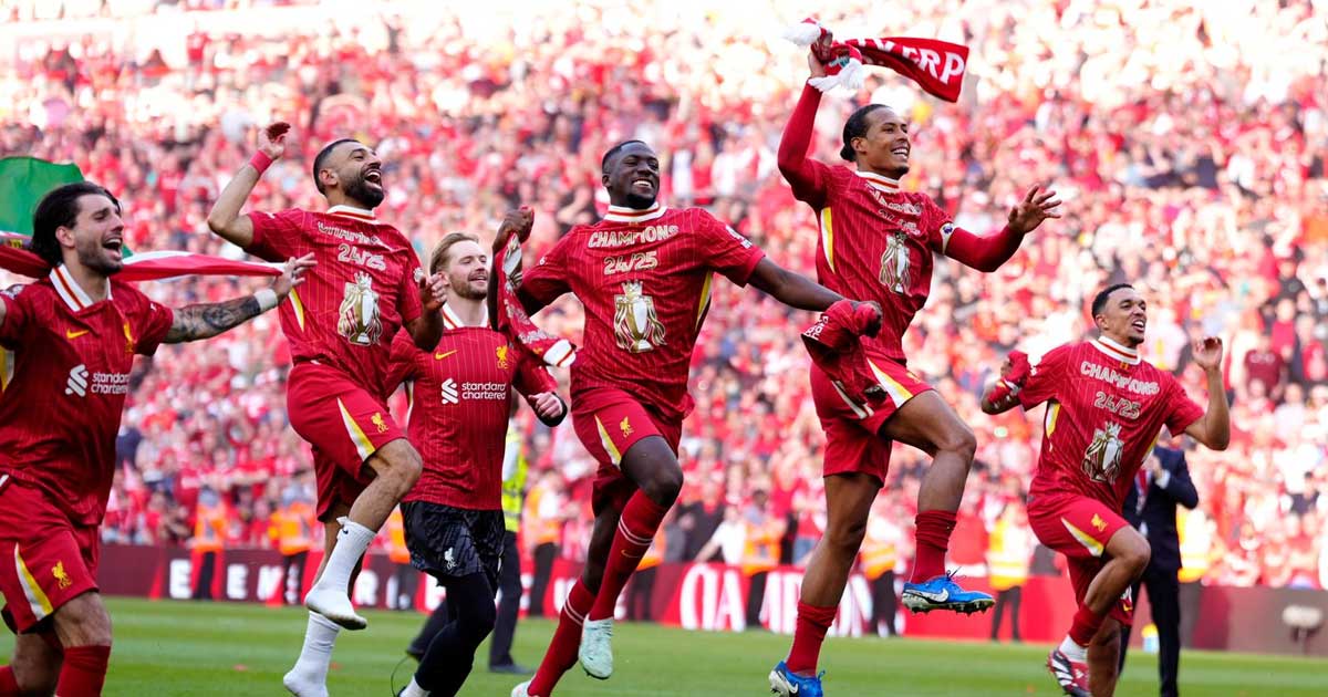 ليفربول يكتسح توتنهام ويتوج بلقب الدوري الإنجليزي للمرة العشرين