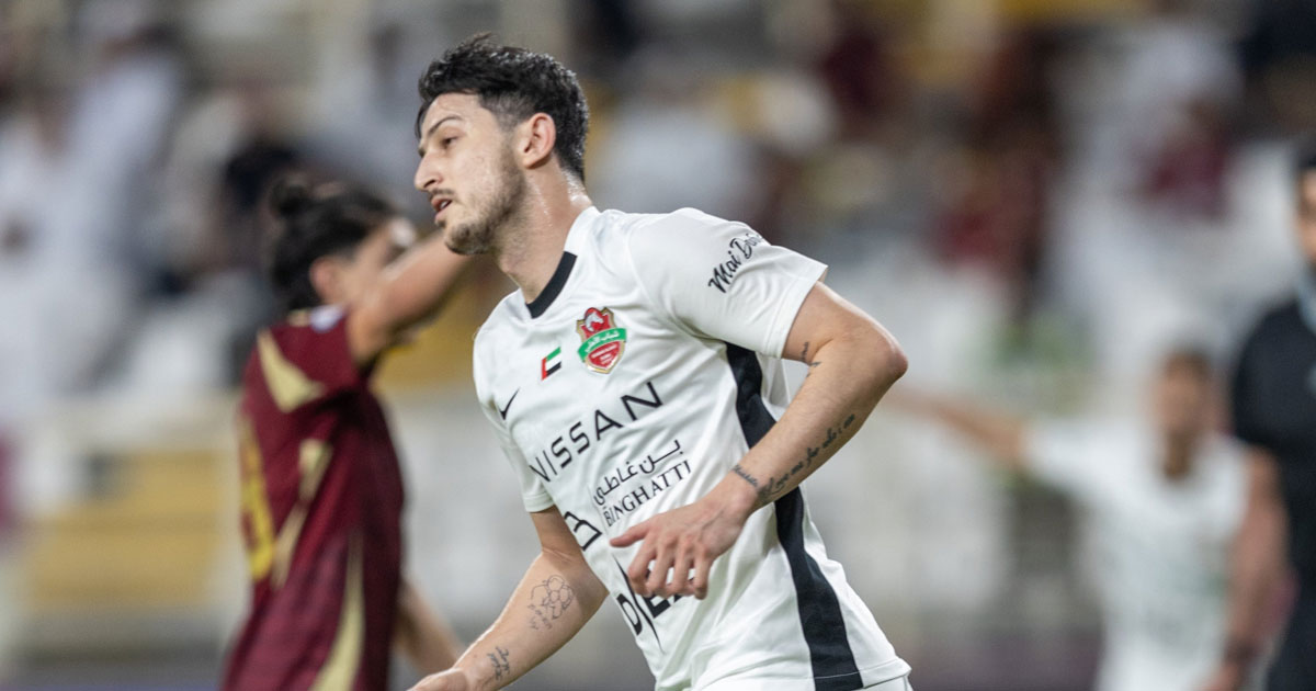 أزمون ينقذ شباب الأهلي من خسارة محققة أمام الوحدة ويعزز صدارته