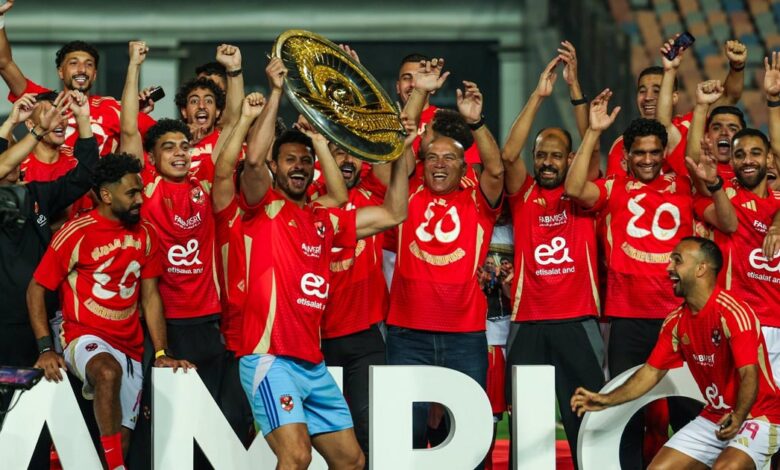 الأهلي يسحق فاركو بسداسية ويتوج بلقب الدوري المصري للمرة الـ45