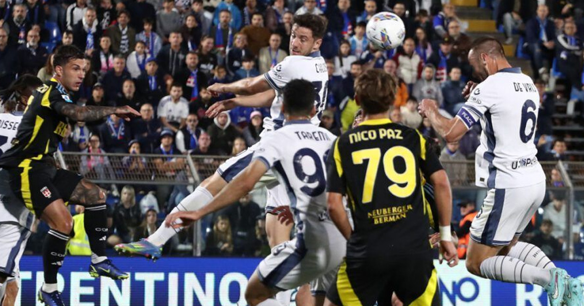 نابولي خطف اللقب.. الإنتر يكتفي بفوزٍ مرير على كومو