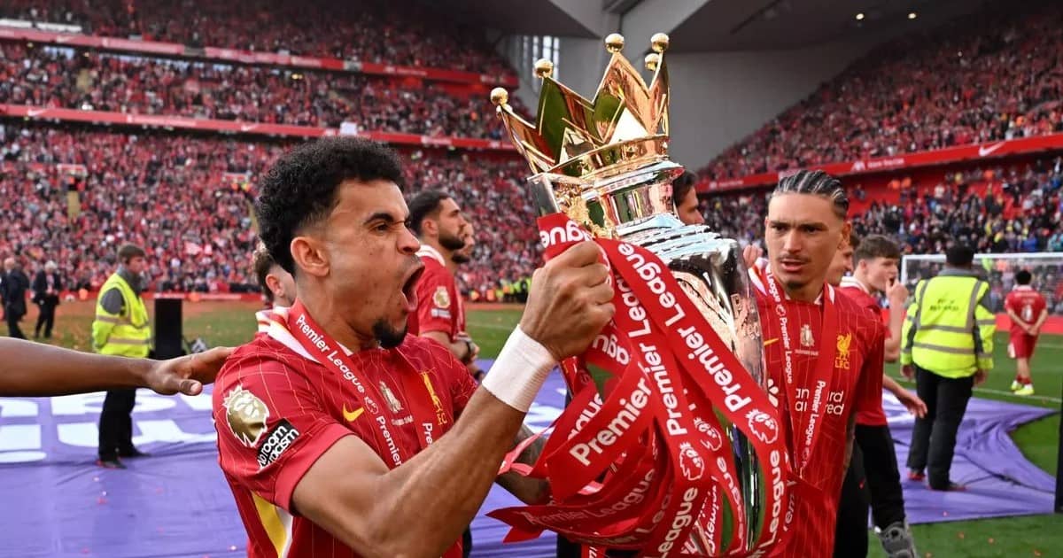 لويس دياز يؤكد تمسكه بليفربول وينفي شائعات الرحيل