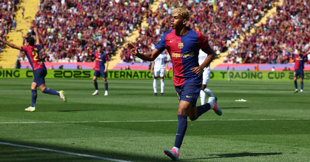 احتفال لامين يامال بهدف التعادل في مرمى ريال مدريد