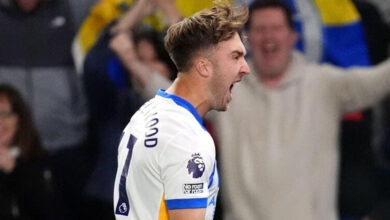 برايتون يُلحق بليفربول خسارته الثانية تواليًا بلدغة سامة من هنشلوود