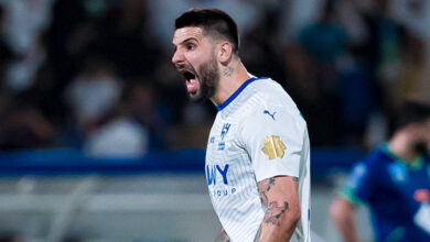 ثنائية قاتلة من ميتروفيتش تهدي الهلال فوزًا درامتيكيًا على الفتح