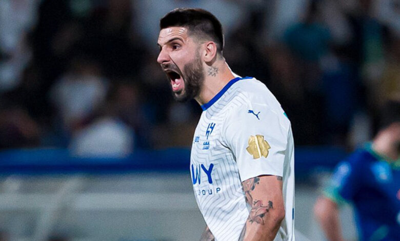 ثنائية قاتلة من ميتروفيتش تهدي الهلال فوزًا درامتيكيًا على الفتح