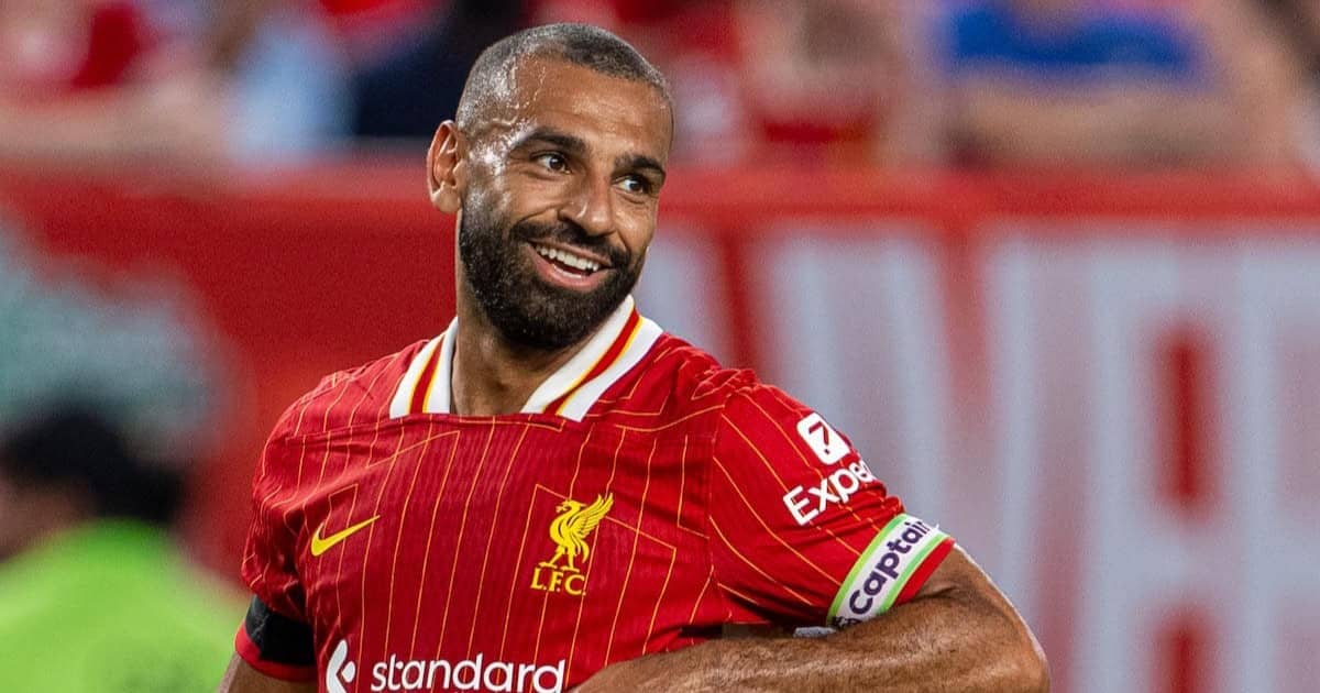 صلاح يرتدي شارة القيادة في مباراته الـ400 مع ليفربول