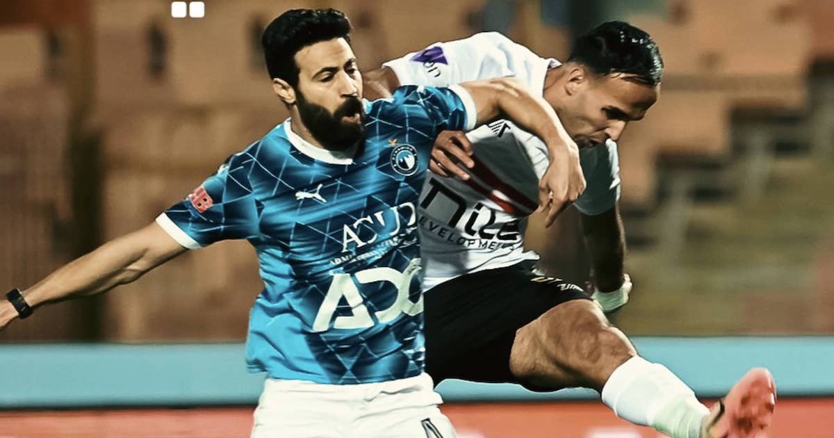مدافع بيراميدز أحمد سامي في نهائي كأس مصر مع ناصر منسي