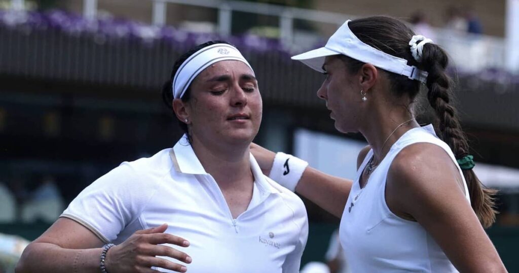 بكاء أنس جابر بعد الانسحاب من الدور الأول لبطولة ويمبلدون للتنس 2025