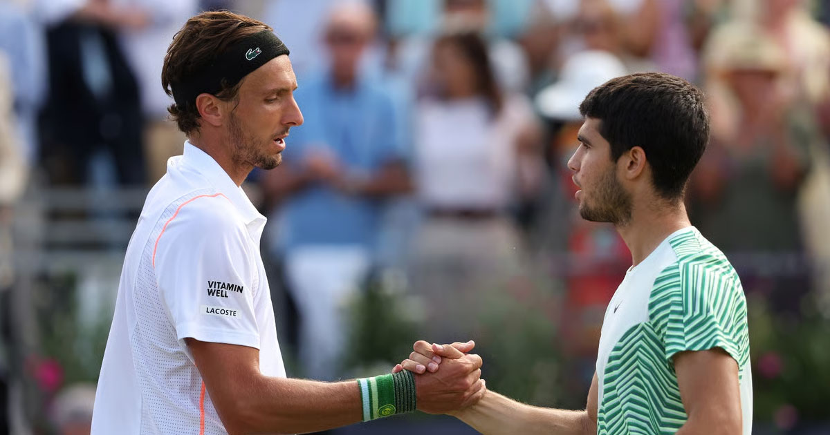 تنس.. ألكاراز يتجاوز ريندركنيش بسهولة ويبلغ نصف نهائي بطولة كوينز