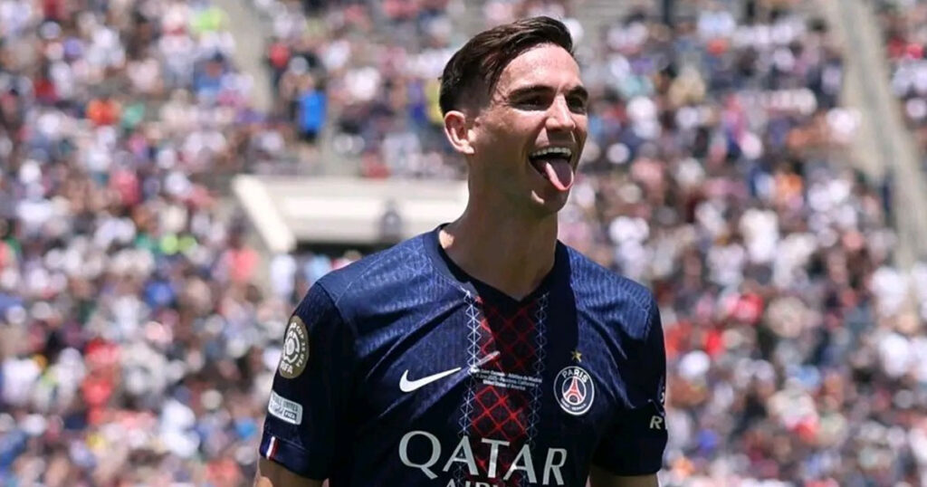 احتفال فابيان رويز بهدفه في أتلتيكو مدريد