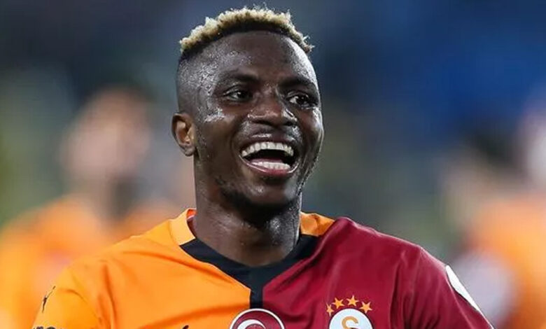 نابولي يمنع أوسيمين من اللعب في الدوري الإيطالي لمدة عامين