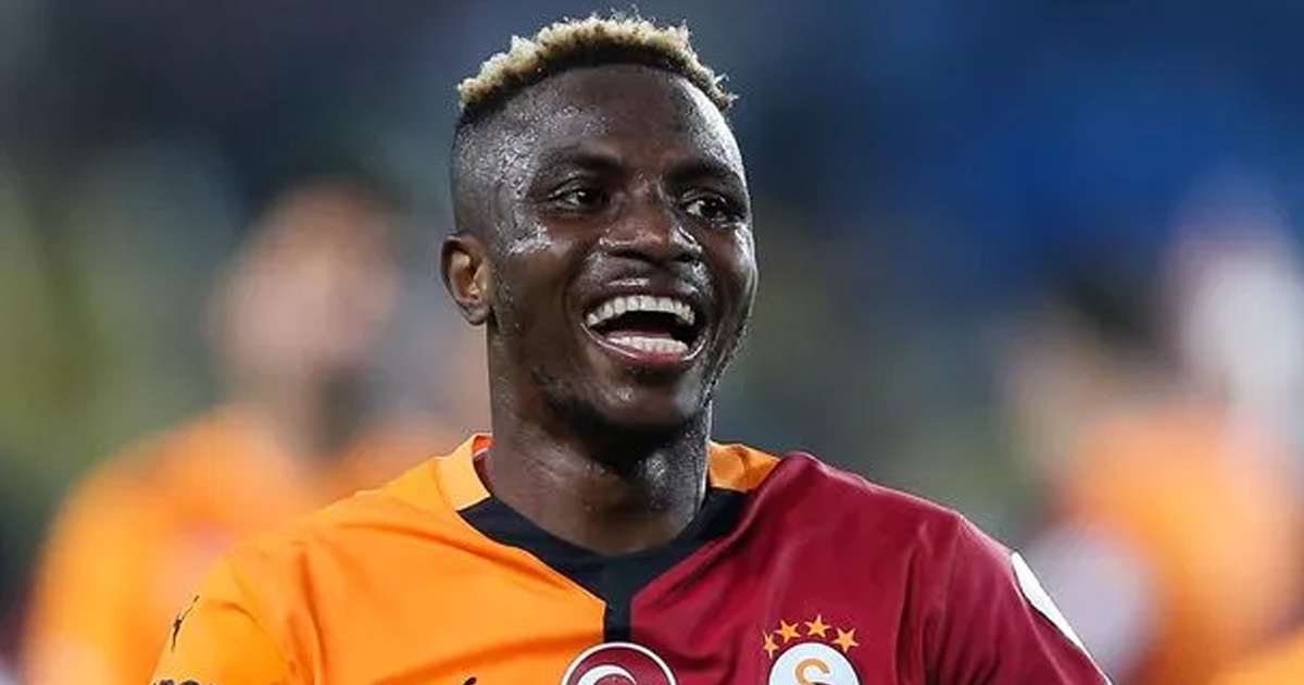 نابولي يمنع أوسيمين من اللعب في الدوري الإيطالي لمدة عامين